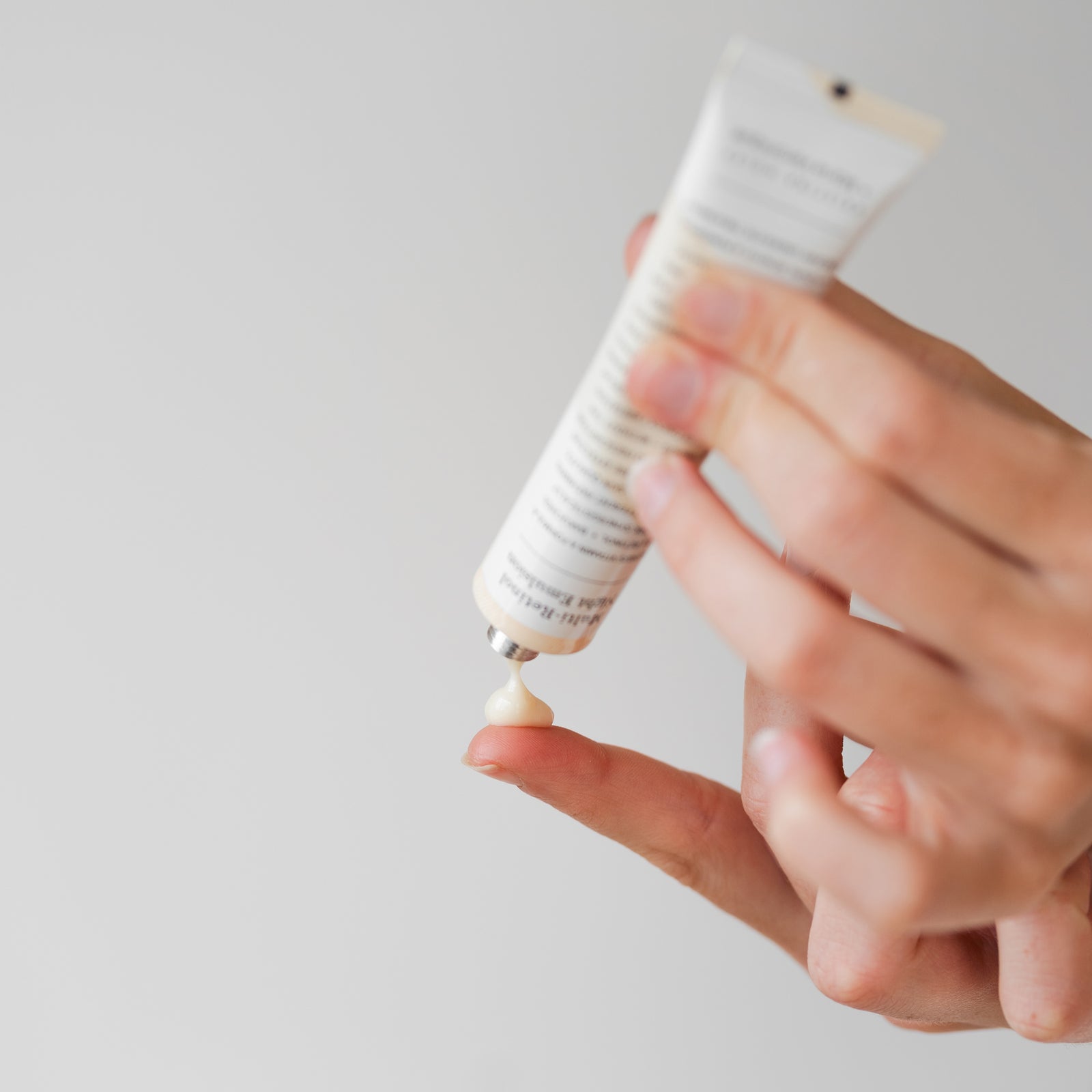 MULTI-RETINOL NIGHT EMULSION Bottle and Texture